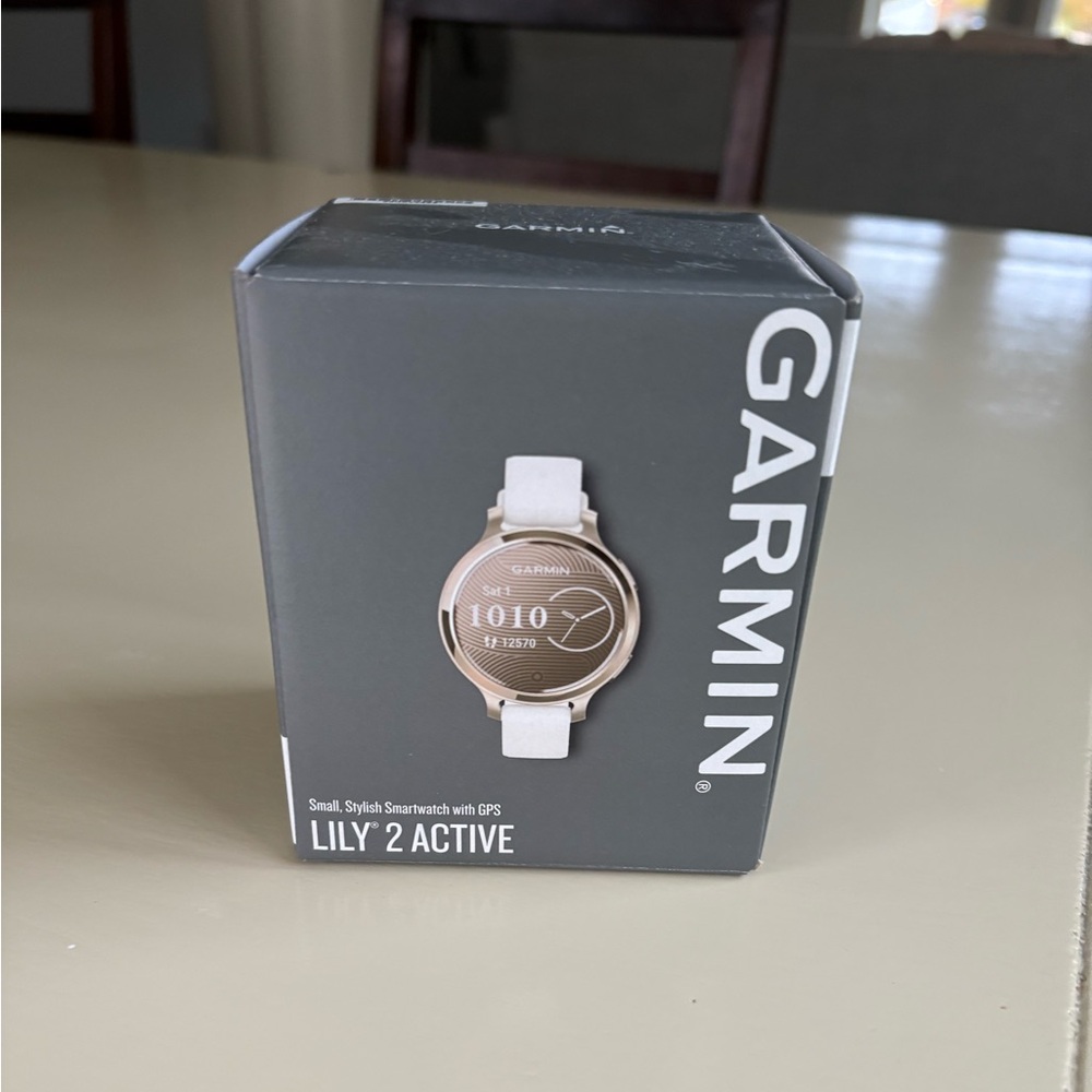 Garmin Lily 2 Active Smartwatch in White and Gold